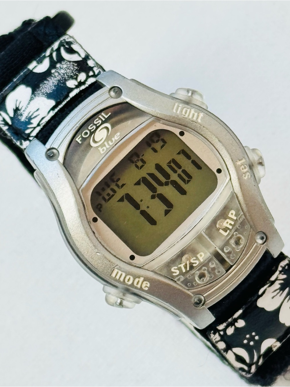 Vintage Fossil Blue Women's Digital Surf Watch Silver Clear Black Band DQ-1090